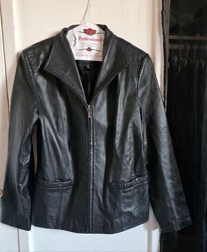 JLC new York Elegant Womens  Black Leather Jacket